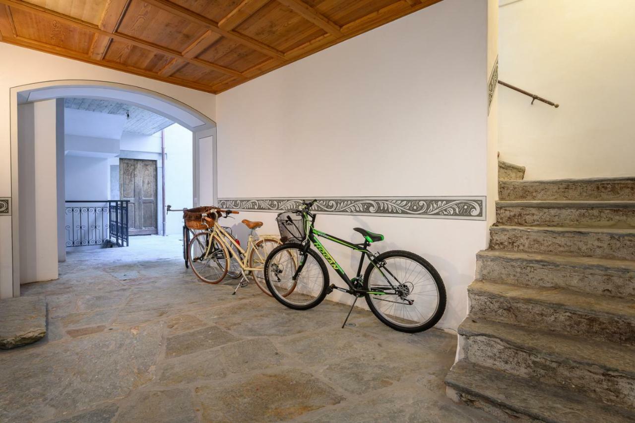 B&B Antica Residenza Centro Storico Tirano Exteriör bild