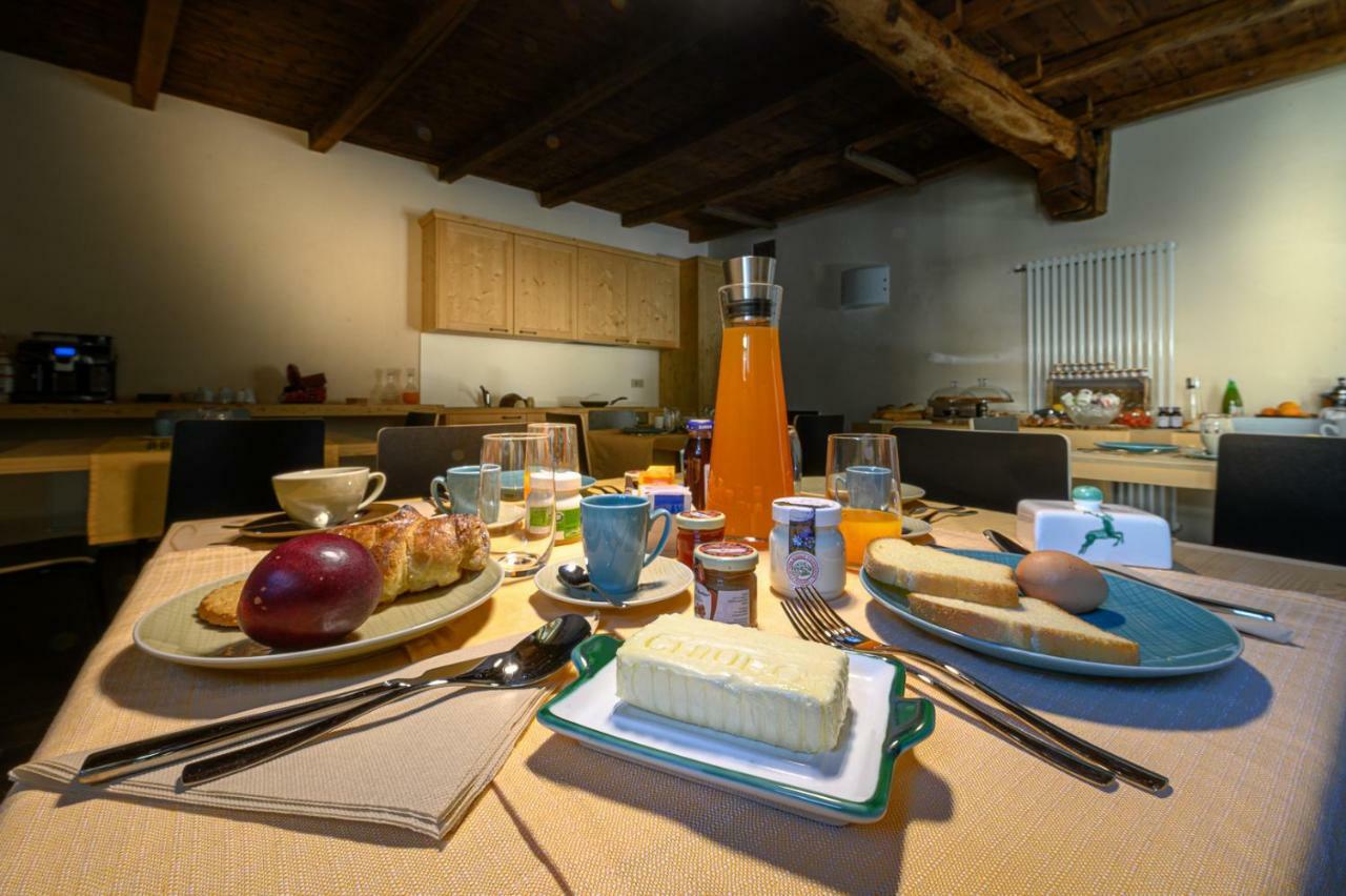 B&B Antica Residenza Centro Storico Tirano Exteriör bild