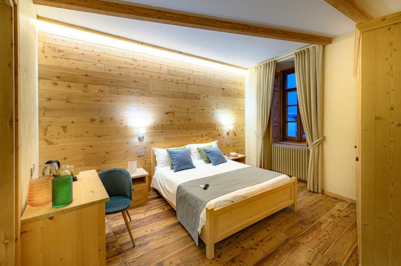 B&B Antica Residenza Centro Storico Tirano Exteriör bild